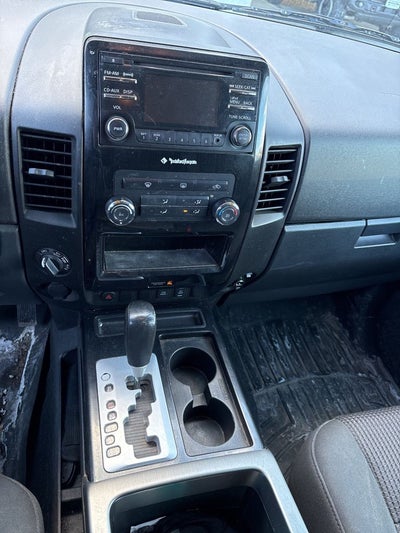 2014 Nissan Titan SV