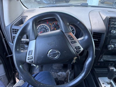 2014 Nissan Titan SV