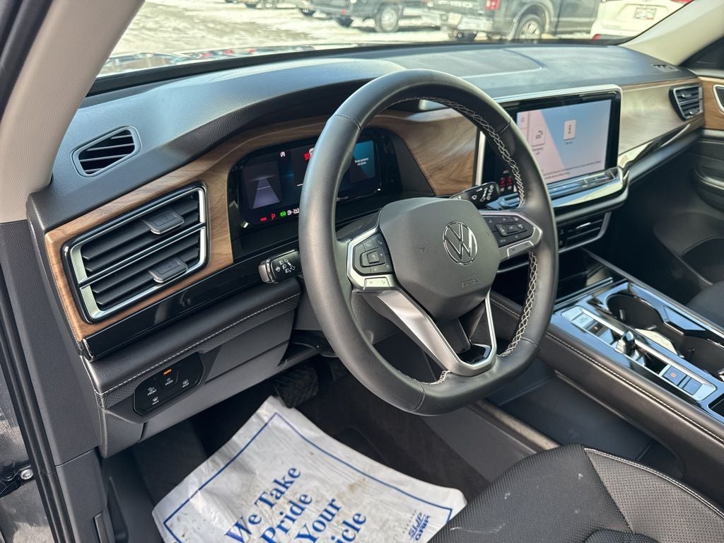 2025 Volkswagen Atlas 2.0T SE w/Technology