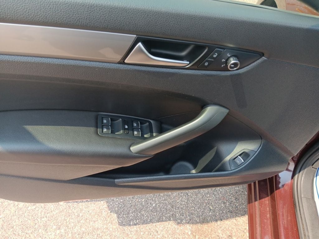 2014 Volkswagen Passat 1.8T Wolfsburg