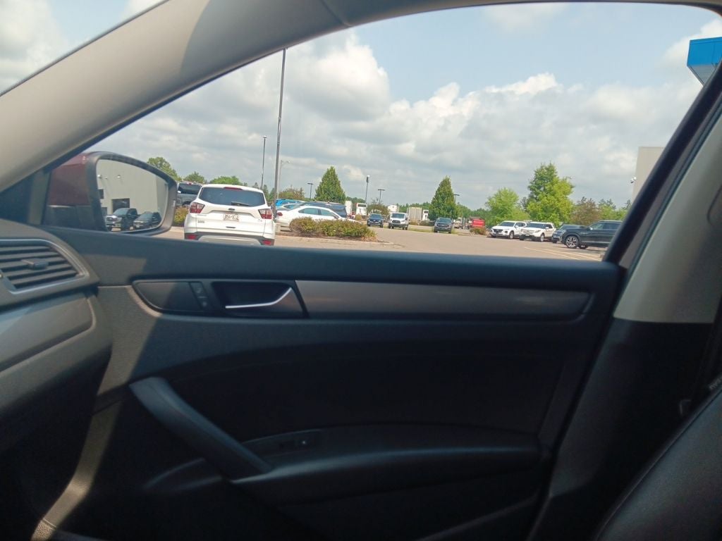 2014 Volkswagen Passat 1.8T Wolfsburg