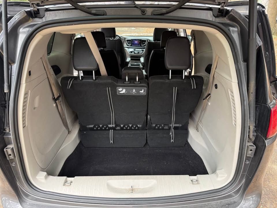 2017 Chrysler Pacifica Touring L