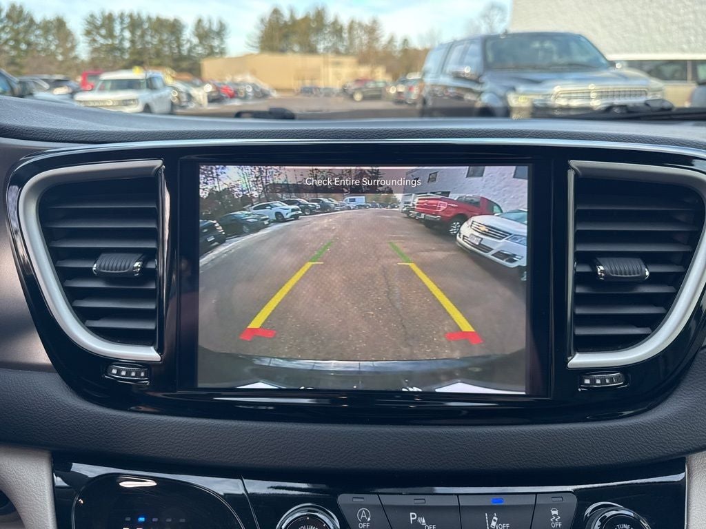 2024 Chrysler Pacifica Touring L