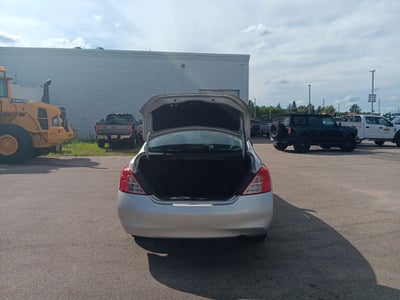 2012 Nissan Versa 1.6 SV