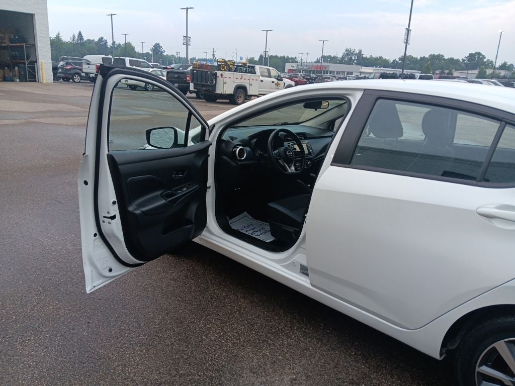 2023 Nissan Versa 1.6 SV