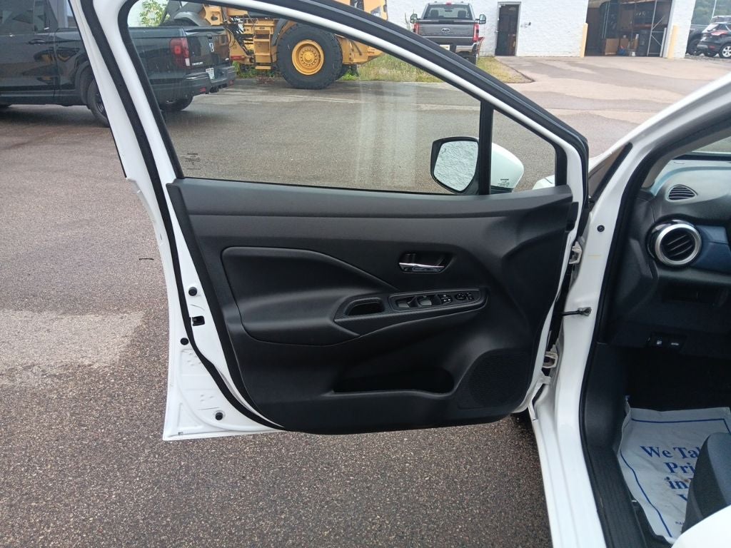 2023 Nissan Versa 1.6 SV