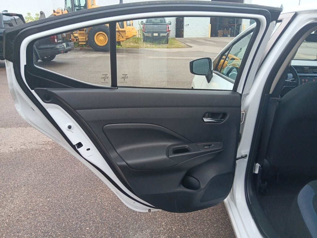 2023 Nissan Versa 1.6 SV