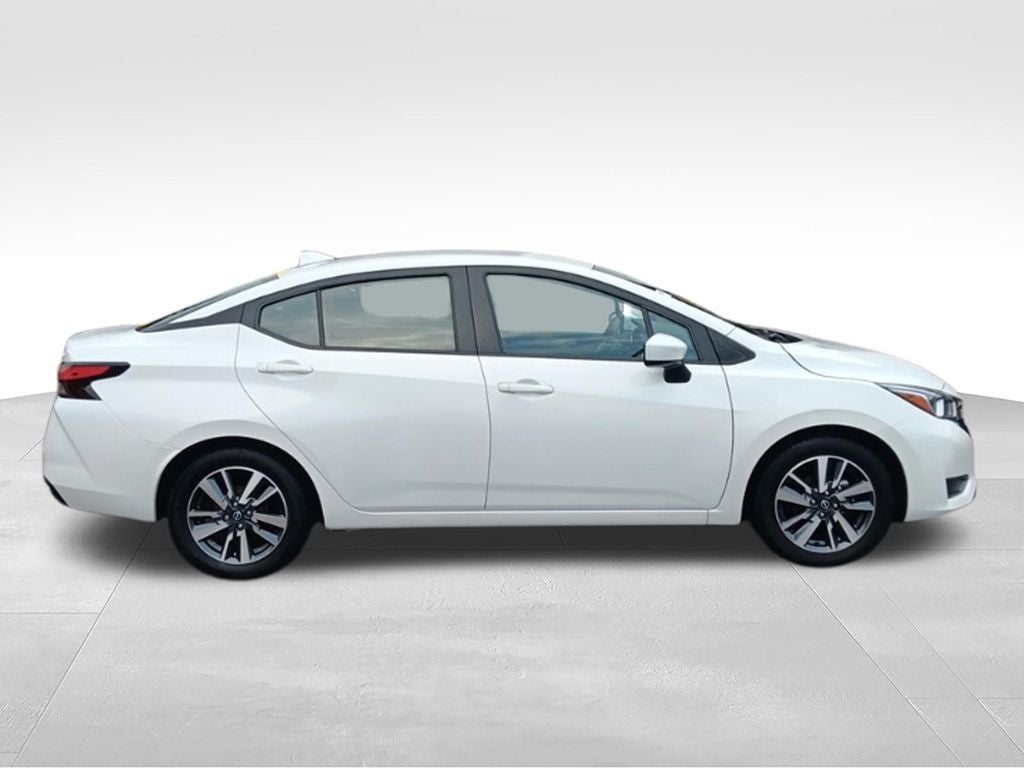 2023 Nissan Versa 1.6 SV