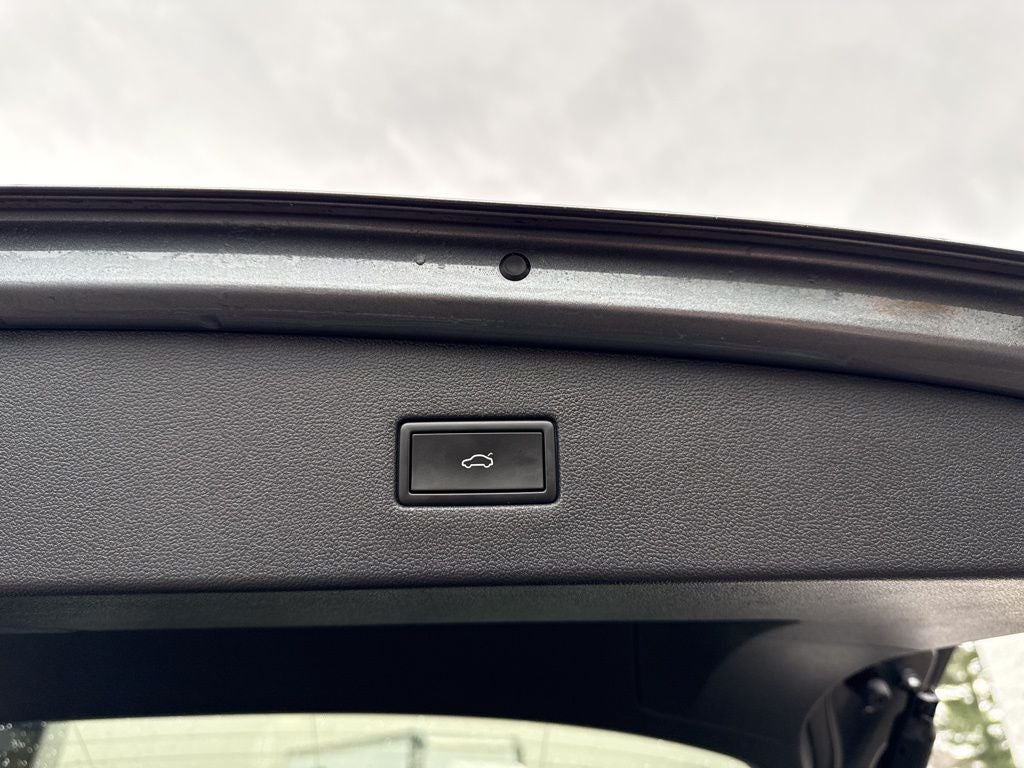 2022 Volkswagen Tiguan 2.0T SEL R-Line