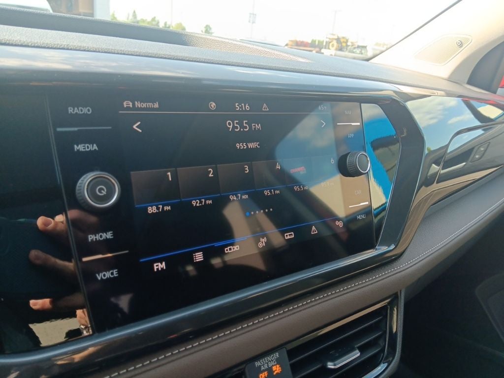 2024 Volkswagen Taos 1.5T SEL
