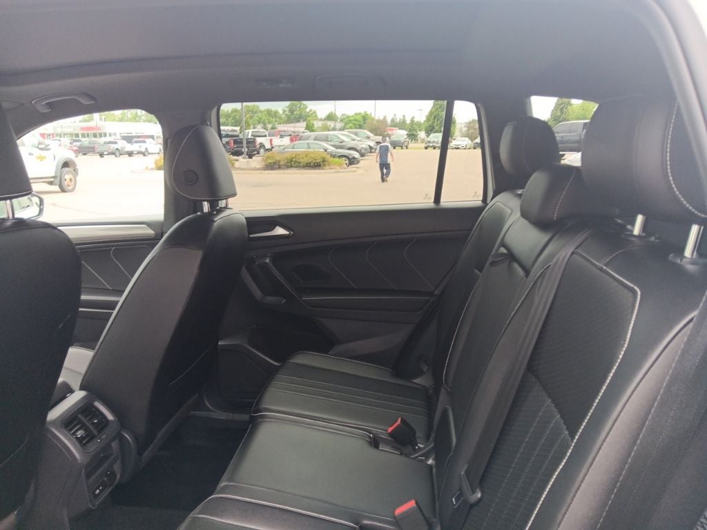2022 Volkswagen Tiguan 2.0T SE R-Line Black