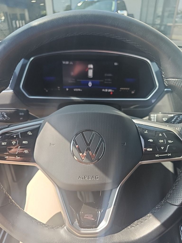 2022 Volkswagen Tiguan SE R-Line Black