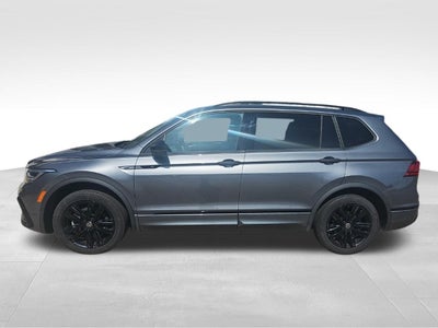 2022 Volkswagen Tiguan SE R-Line Black