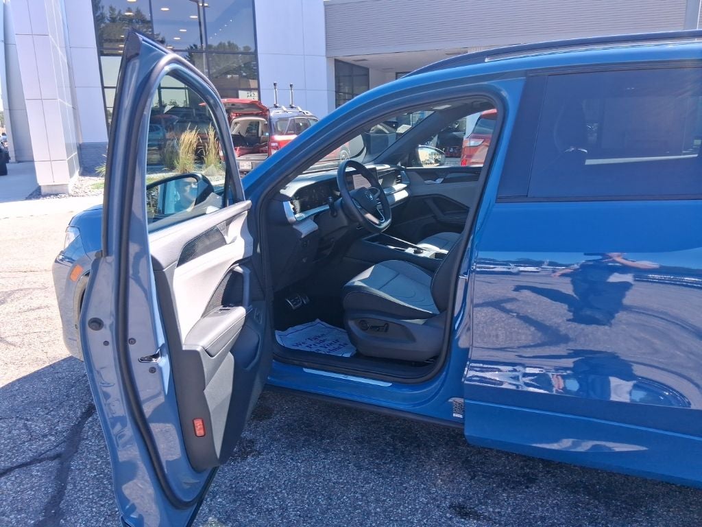 2025 Volkswagen Tiguan 2.0T SE R-Line Black