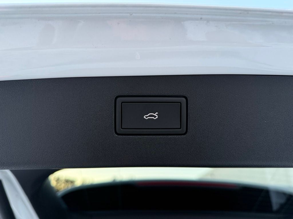 2025 Volkswagen Tiguan 2.0T SEL R-Line