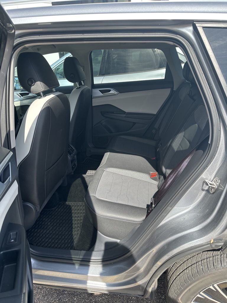 2025 Volkswagen Taos SE