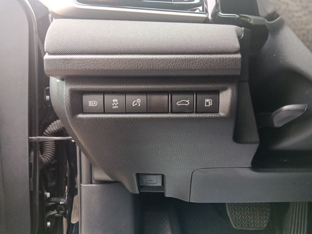 2025 Toyota Camry LE HYBRID