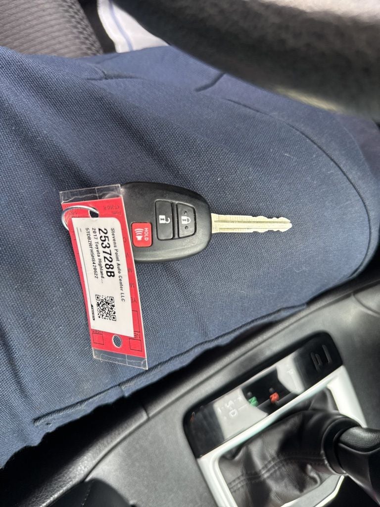 2017 Toyota Highlander LE