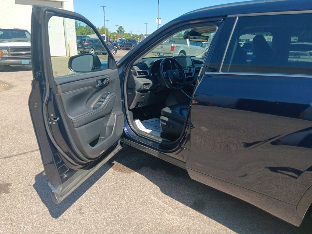 2020 Toyota Highlander Hybrid Platinum