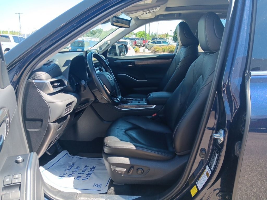 2020 Toyota Highlander Hybrid Platinum