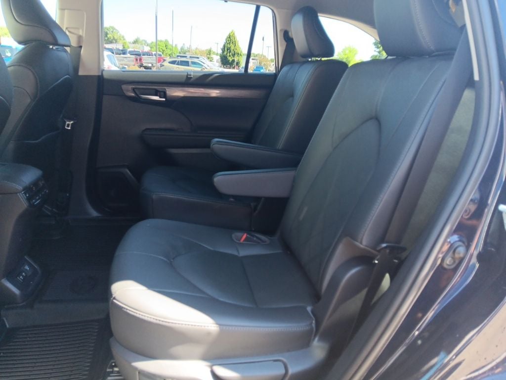 2020 Toyota Highlander Hybrid Platinum