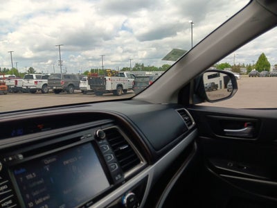 2019 Toyota Highlander SE