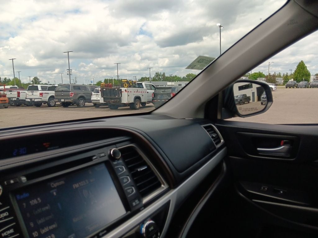 2019 Toyota Highlander SE