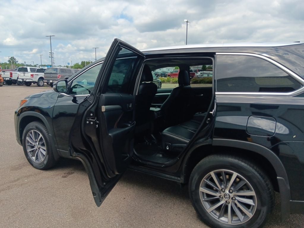 2019 Toyota Highlander SE