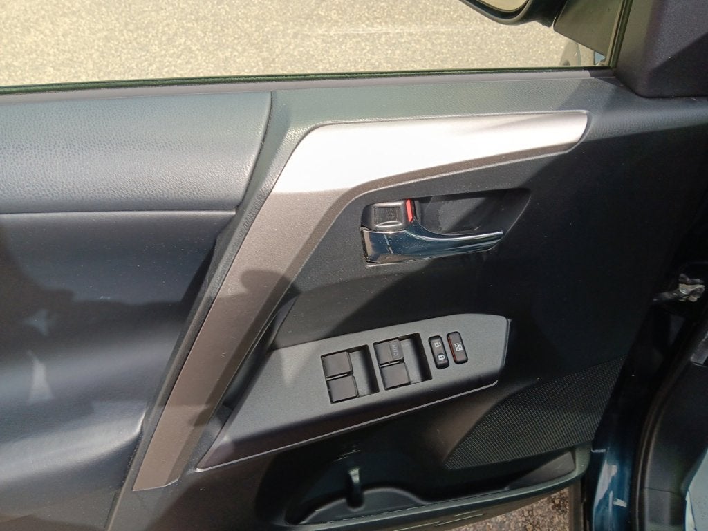 2018 Toyota RAV4 Hybrid LE Plus