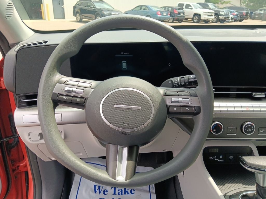 2025 Hyundai KONA SE