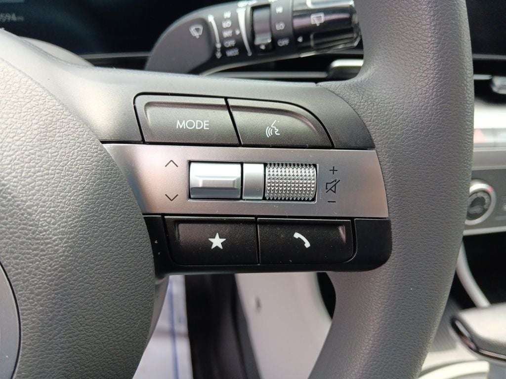 2025 Hyundai KONA SE