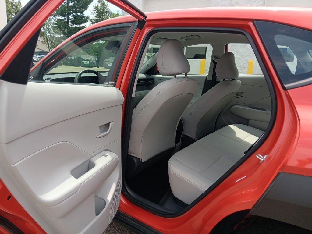 2025 Hyundai KONA SE