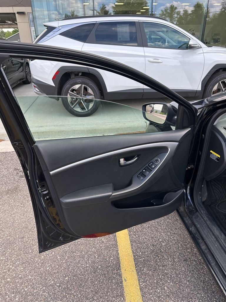 2017 Hyundai ELANTRA GT Base