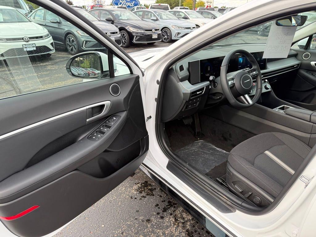 2026 Hyundai SONATA HYBRID SEL