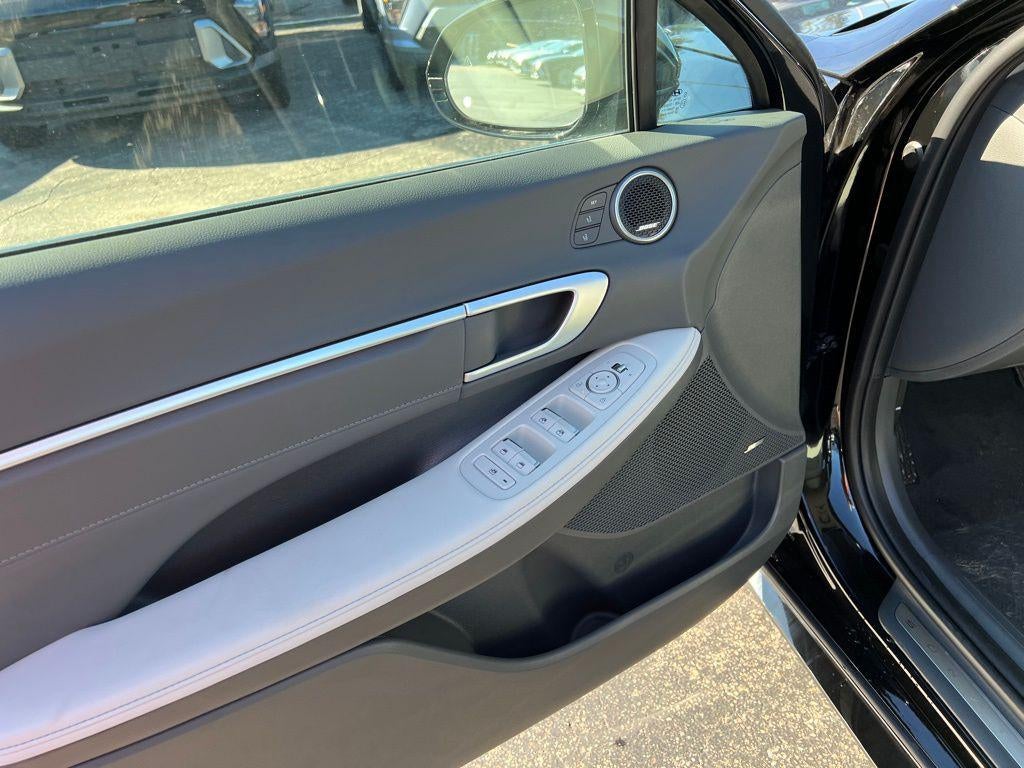 2024 Hyundai SONATA HYBRID Limited