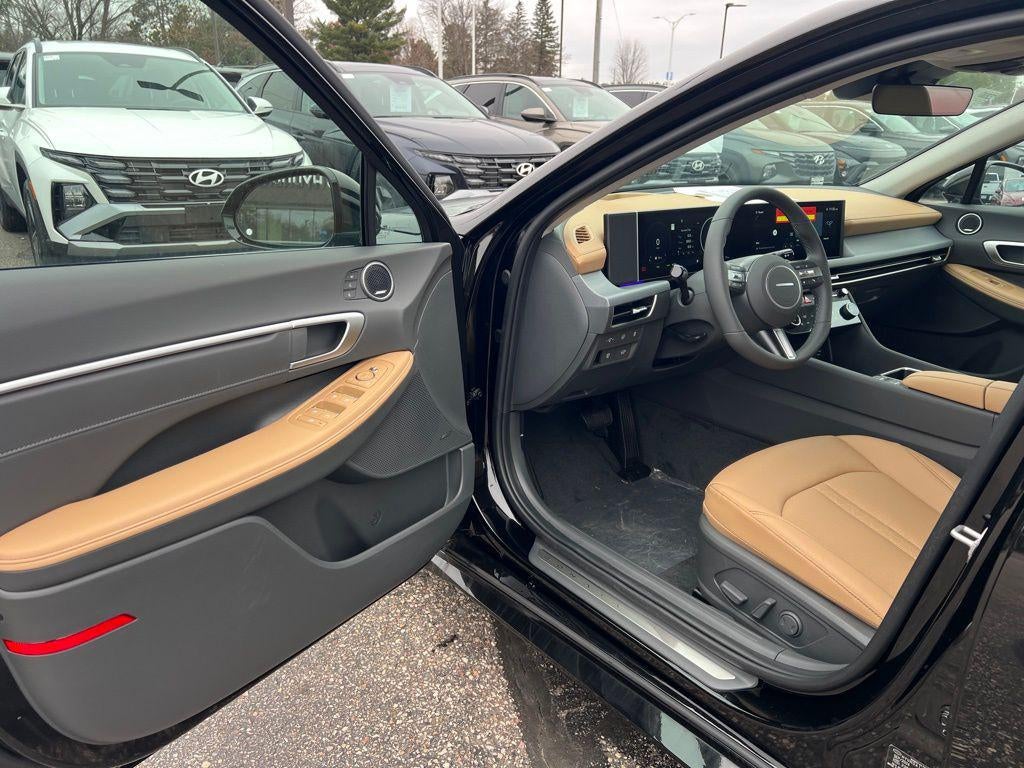 2025 Hyundai SONATA HYBRID Limited