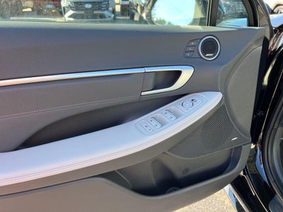 2024 Hyundai SONATA HYBRID Limited