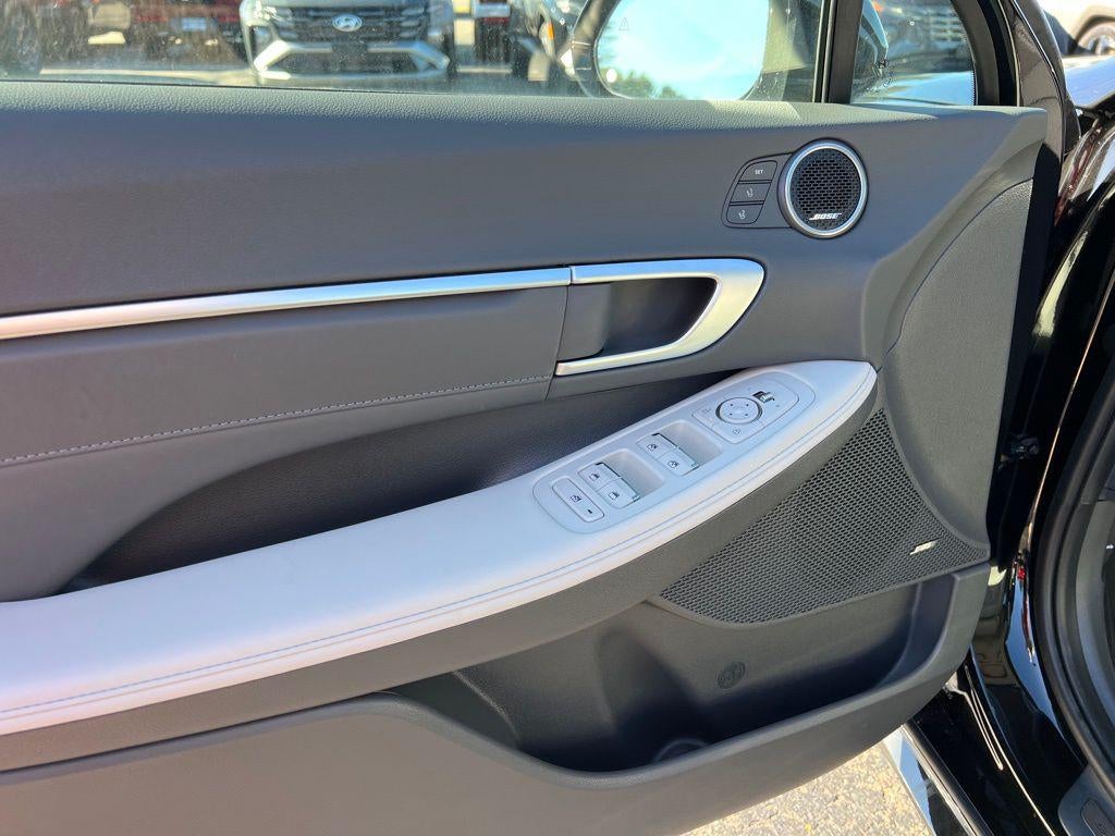 2024 Hyundai SONATA HYBRID Limited