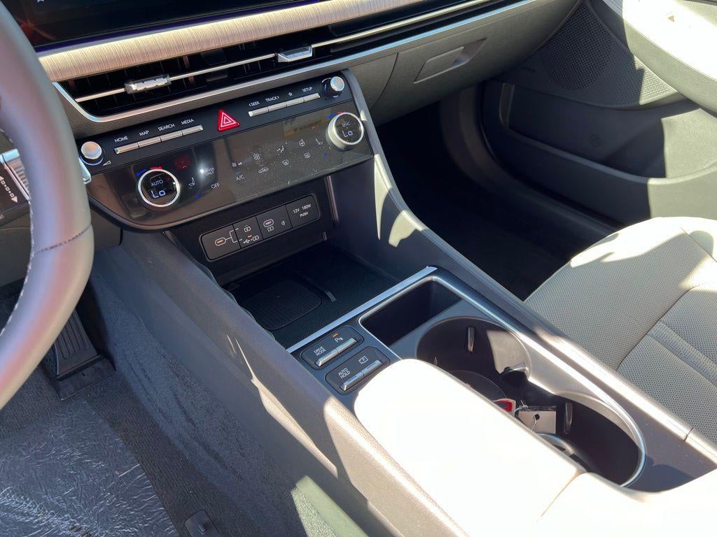 2024 Hyundai SONATA HYBRID Limited