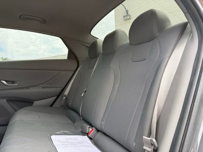 2023 Hyundai ELANTRA SE