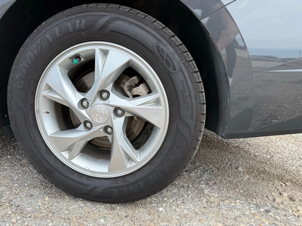2023 Hyundai ELANTRA SE