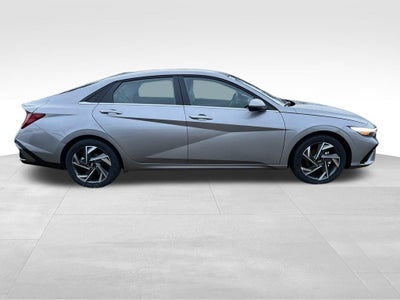 2025 Hyundai ELANTRA Limited