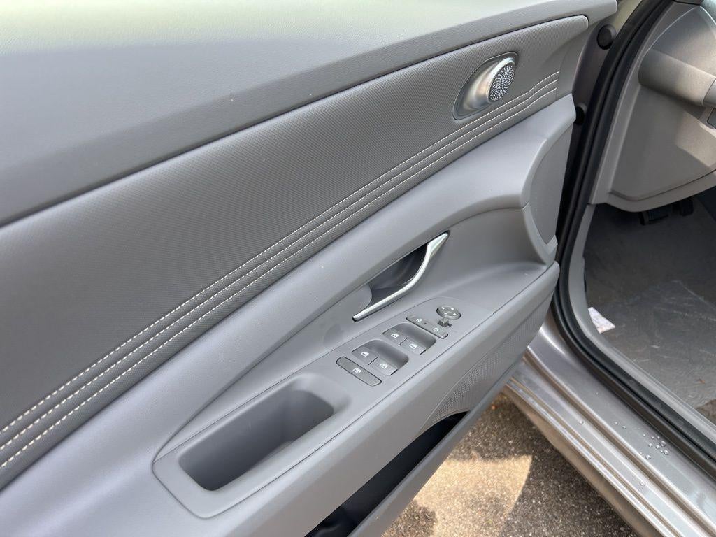 2024 Hyundai ELANTRA SEL Convenience