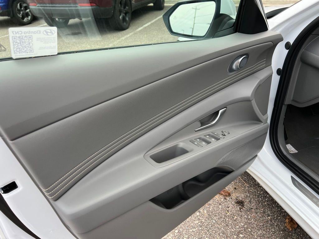 2025 Hyundai ELANTRA SEL Convenience