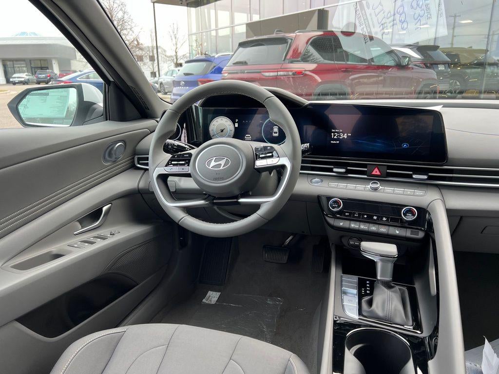 2025 Hyundai ELANTRA SEL Convenience
