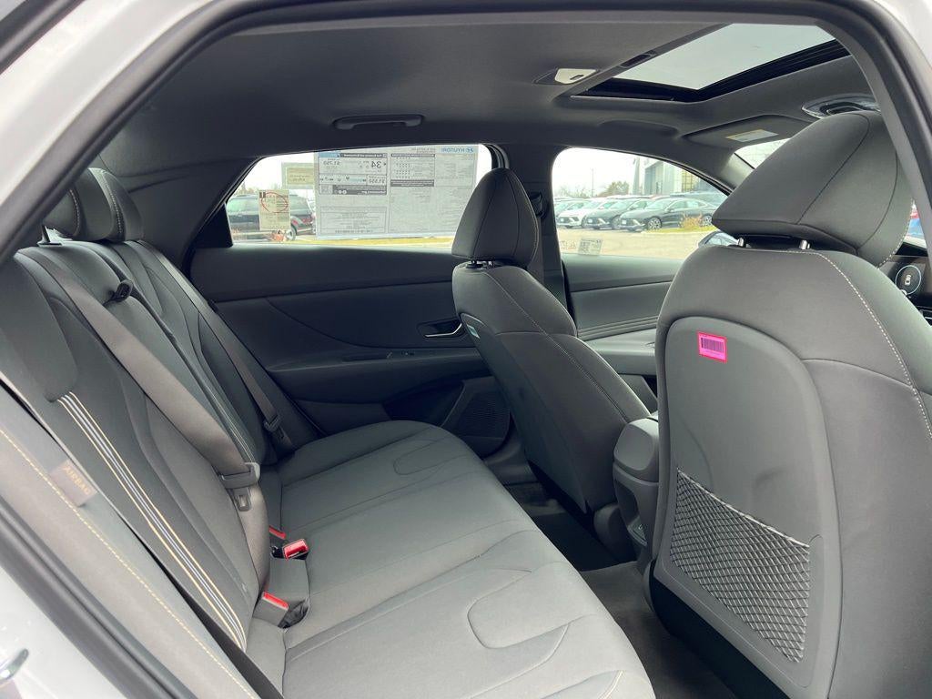 2025 Hyundai ELANTRA SEL Convenience