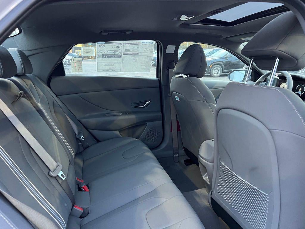 2025 Hyundai ELANTRA SEL Convenience