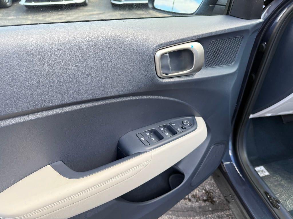 2025 Hyundai VENUE Limited