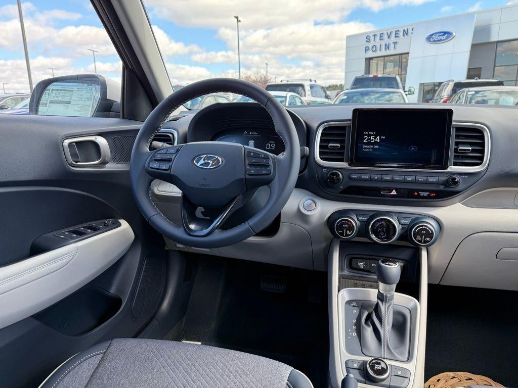 2025 Hyundai VENUE Limited