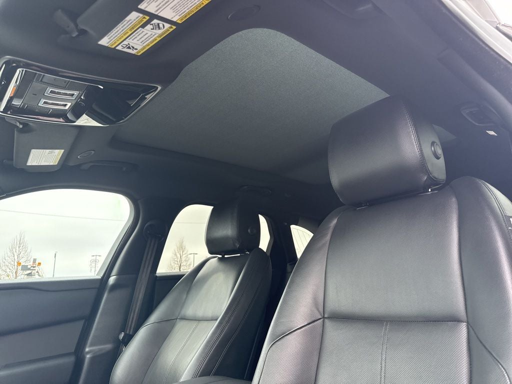 2025 Land Rover Range Rover Velar Dynamic SE